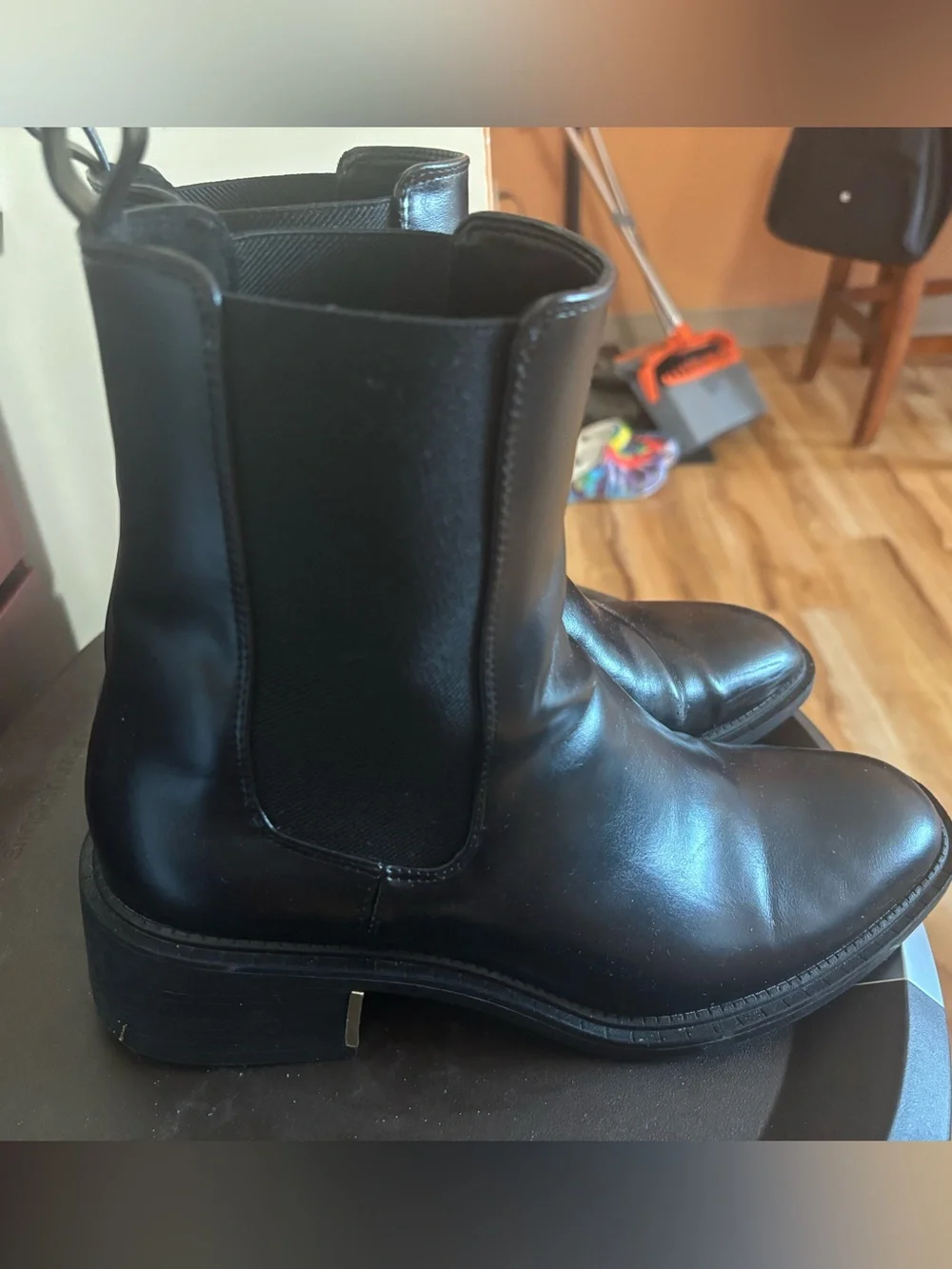 Zara women’s  Chelsea Boots